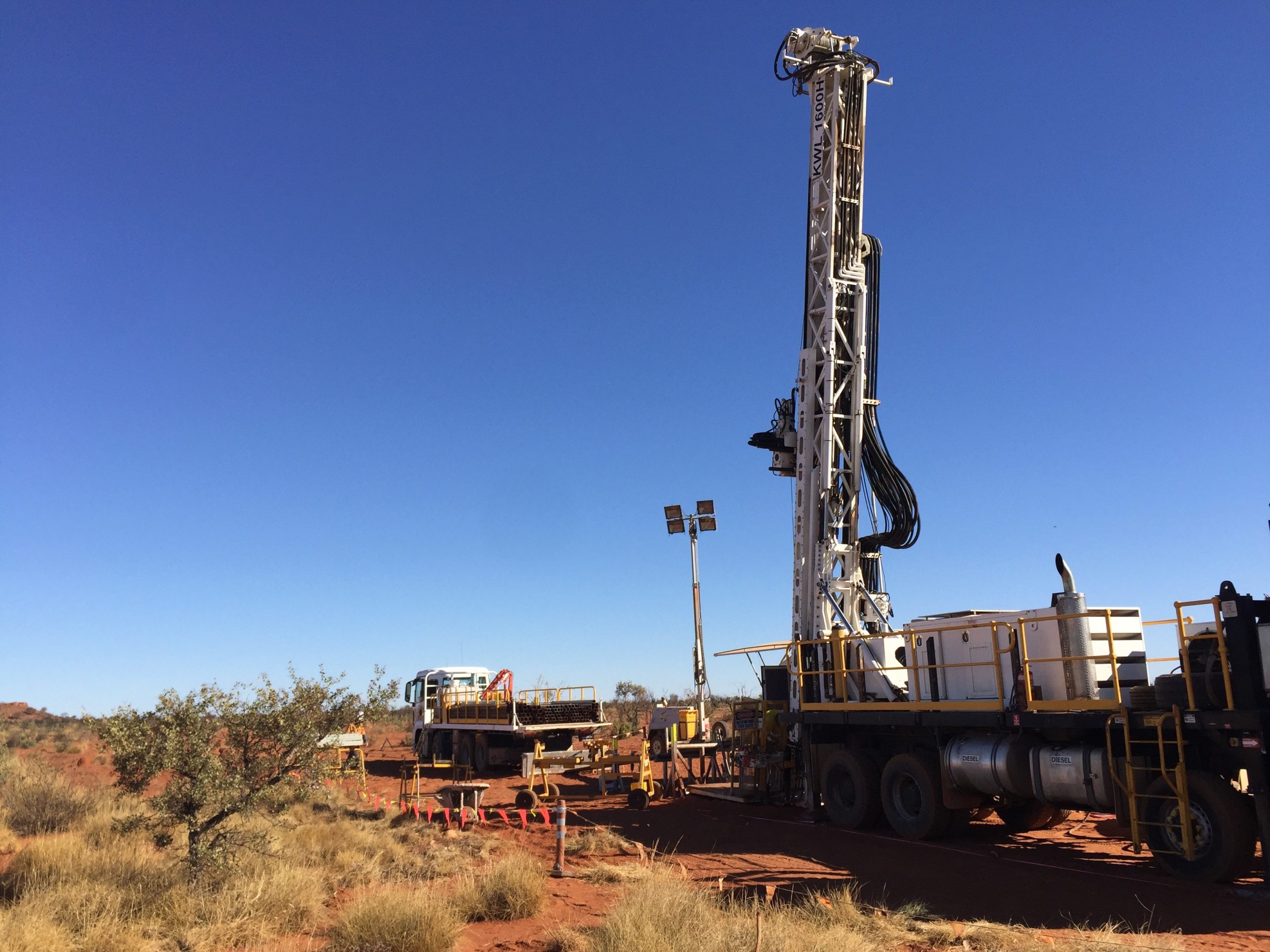 Arunta West APEX Geoscience Ltd.